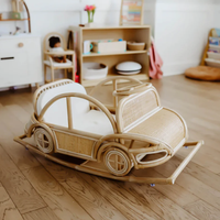 Vente en gros de voiture à bascule écologique en rotin fait main meubles naturels pour bébé jouet décoratif durable du Vietnam