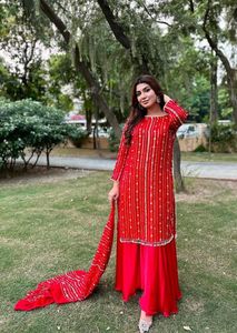 Beau costume de créateur-Plazzo et Dupatta avec fil et séquence avec travail de perles - Product Image 2