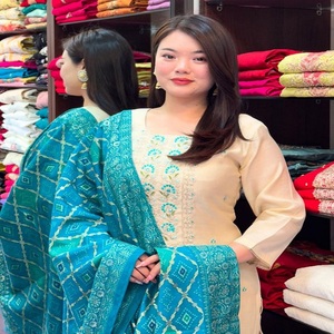 Pantalon Kurti Dupatta de qualité indienne pour femmes à usage quotidien disponible au prix de gros depuis l'Inde - Product Image 3