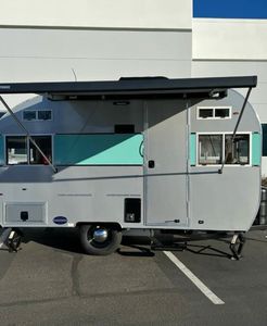 Chariot de restauration rapide de camion de nourriture mobile personnalisable de haute qualité pour les ventes de rue pour les collations Hotdogs Bonbons Chips Matériau en aluminium - Product Image 2