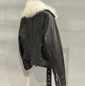 Chaquetas de piel auténtica de moto con aislamiento cálido de diseño único chaquetas de piel de oveja de bajo precio para mujer con piel - Product Image 5
