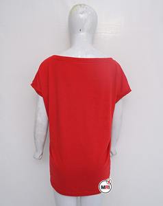 T-shirt pour femmes à épaules dénudées Delta 100% coton T-shirt respirant et confortable à broderie avec appliques et logo personnalisé Vente en gros - Product Image 4