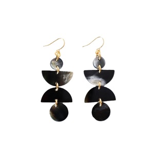 Boucles d'oreilles Chevron en corne de buffle avec anneau en laiton Boucles d'oreilles angulaires en corne de boeuf avec surface en corne polie élégante - Product Image 4
