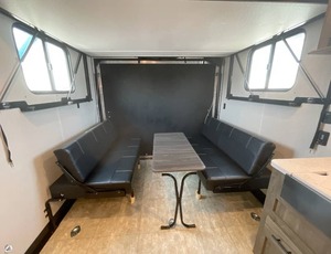 Se vende F-o-r-e-s-t R-i-v-e-r R-o-g-u-e 3-2-7-S-U-T 2023 usado. - Product Image 3