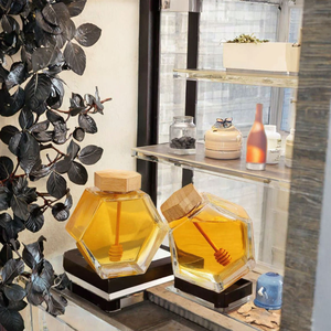 Tarro de Vidrio para Miel con Tapa de Madera y Cuchara, Capacidad de 0.5-1L, Ecológico, Multifuncional, Personalizable - Product Image 2