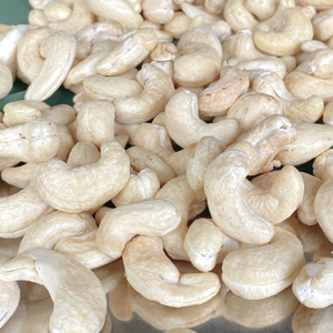 ถั่วเม็ดมะม่วงหิมพานต์ WW180 WW240 WW320แซนติโก้แพ็คเม็ดมะม่วงหิมพานต์ W320ปริมาณสั่งซื้อขั้นต่ำน้อย - Product Image 1