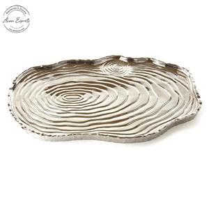 Bandeja texturizada plateada de diseño único, ideal para mesa moderna, centro de mesa decorativo para eventos y decoración del hogar - Product Image 1