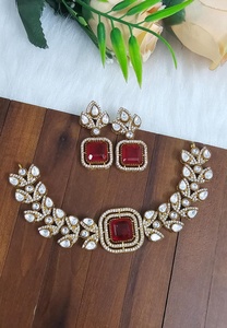 Conjunto de Collar de Piedras Polki y Doublet para Mujer, Estilo Minimalista, Lujo Tradicional Indio, Perfecto para Fiestas - Product Image 4