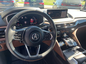 2024 C U R M.D.X AWD Conduite à Gauche Pack Technologie Boîte de Vitesses Automatique Caméra Arrière Sièges en Cuir Titre Propre Sans Accident - Product Image 6