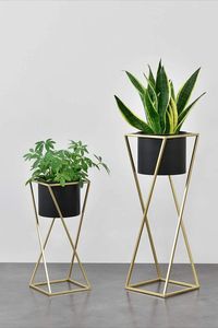 กระถางต้นไม้โลหะสำหรับตกแต่งพร้อมขาตั้งที่หรูหราเหมาะสำหรับการวางบนระเบียงทางเข้าและการตกแต่งบ้าน - Product Image 5