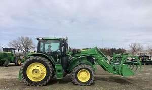 Tractor agrícola JOHNN DEEREE 6130R 4X4 barato, bastante usado tractor agrícola con cargador frontal, tractor 6R 4x4 - Product Image 6
