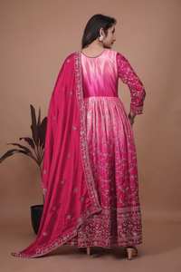 Robe de mariée indienne de créateur, robe Anarkali en soie Chinon avec fonction de séchage rapide pour les occasions festives - Product Image 6