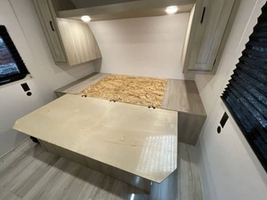 Nouvelle caravane de camping East To West S-i-l-v-e-r Lake 2400BH 2025 à vendre - Product Image 3