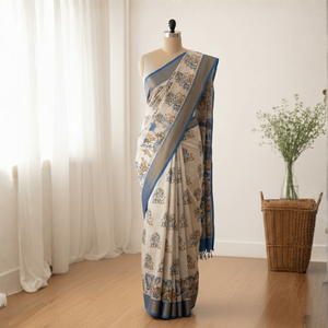 Sari de Algodón Kalamkari Azul Marfil con Decoración Bordada - Product Image 4