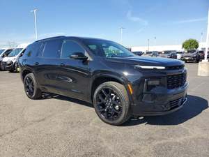 Chevrolet Traverse RS 2024 USADO, Limpio, Tracción Delantera, Volante a la Izquierda, Automático, Neumáticos R20, Asientos de Cuero, 7 Asientos, Techo Corredizo, Interior Oscuro - Product Image 3