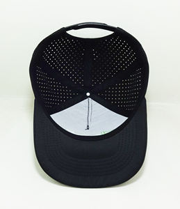 Casquettes de baseball de performance avec logo personnalisé 5 panneaux Casquettes de sport perforées trous découpés au laser Étanche Respirant Couvre-chef OEM Vietnam - Product Image 6