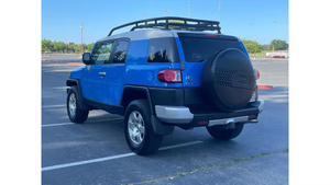 Toyota FJ Cruiser 4x4 automatique 2007, propre et bien entretenue - Product Image 3