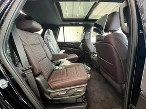 NUOVO Cadillac Escalade Sport Platinum 2024, 6.2L 402CV 8 cilindri, 4WD, Benzina, Cambio Automatico, Guida a Sinistra - Product Image 4