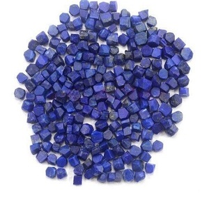 50ชิ้น Lapis Lazuli ธรรมชาติอัญมณีหยาบ2-4มม. อัญมณีสีฟ้าสดใสแบบไม่ผ่านการบำบัดสำหรับเครื่องประดับอัญมณีหลวม