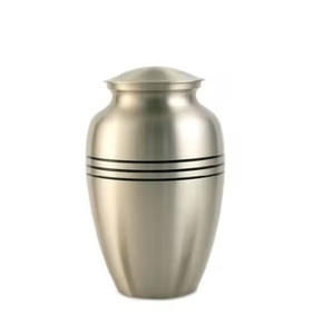 Urnes de crémation en métal de qualité supérieure sécurisées, mémoriaux élégants pour les cendres humaines tenant l'arrivée chaude finie polie - Product Image 6