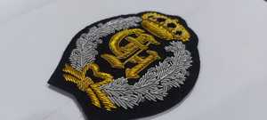 Étiquettes de vêtement élégantes et durables en polyester, patchs d'emblèmes britanniques brodés à la main avec des badges Wok en fil métallique tissé - Product Image 4