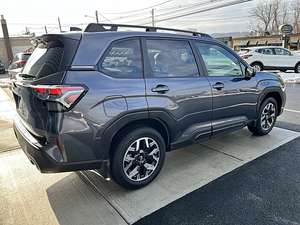 Subaru Forester Premium AWD 2025, transmission intégrale, moteur essence H-4 2,5 L, automatique, SUV/crossover - Product Image 5