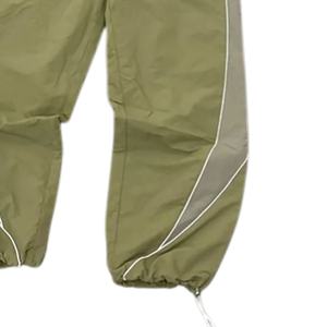 Ensemble de survêtements pour hommes, coupe-vent en nylon léger imperméable personnalisé pour l'automne et pantalon de jogging à cordon de serrage avec coutures - Product Image 5