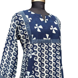 Elegante Vestido Índigo, Tela de Primera Calidad, Corte Moderno, Estilo Versátil para Oficina, Salidas, Eventos y Fiestas - Product Image 1