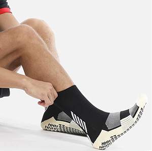 Chaussettes de football athlétiques pour hommes de haute qualité Chaussettes de sport respirantes en polyester anti-adhérence avec motif de lettres - Product Image 2