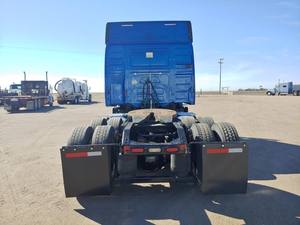 Camion tracteur Volvo VNL64T730 2015 - Conventional - Sleeper Truck, Euro 4, Transmission Automatique, Véhicule Logistique Haute Capacité - Product Image 3