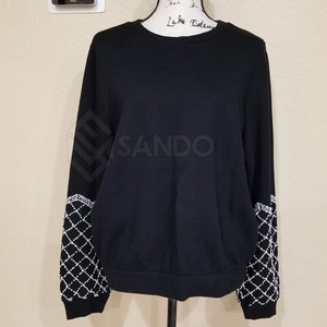 เสื้อสเวตเตอร์ระบายอากาศสำหรับผู้หญิงประดับพลอยเทียมสำหรับใส่โลโก้ด้านหน้าสไตล์ลำลองสำหรับฤดูหนาวตามสั่ง - Product Image 2
