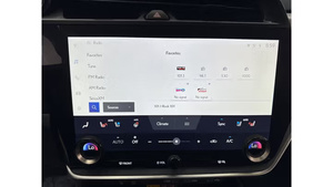 Lexus RZ 450e Premium AWD 2024 con Ruedas de 18 Pulgadas, Seminuevo - Product Image 3