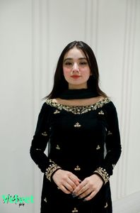 Trajes Salwar de Terciopelo de Diseño Indio-Pakistaní con Lentejuelas y Bordados, Traje Salwar Elegante para Fiestas, Bodas y Uso Casual - Product Image 3