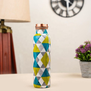 Bouteille traditionnelle en cuivre pur martelé à la main pour des avantages ayurvédiques de refroidissement naturel et un soutien détox - Product Image 5