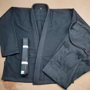 Uniformes de karaté Uniforme d'arts martiaux Uniforme de karaté Gis de karaté Emballage personnalisé Vêtements de sport 100% coton pour adultes OEM 100% - Product Image 5