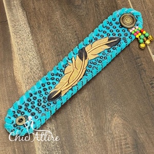 Pulsera llamativa de cuero a mano de moda de alta calidad personalizada, pulsera de cuero genuino a presión con botón de Metal, estilo de ocio para mujer - Product Image 1