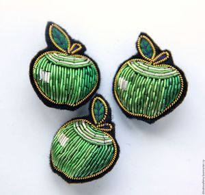 Insignia de alambre de lingote bordada a mano de abeja DE CORONA DE China con acabado suave y broche de lingote de declaración de moda de calidad hecha a mano - Product Image 6