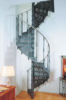 Escalier en colimaçon préfabriqué en fer moderne, durable et personnalisable avec rampe en fer forgé, escalier circulaire extérieur