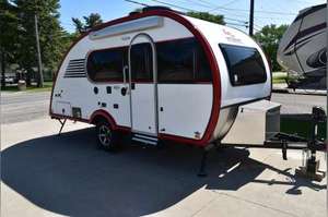 Mini-caravane de voyage 4x4 homologuée aux États-Unis avec salle de bain, capacité 4 personnes, véhicule tout-terrain aux normes australiennes - Product Image 2