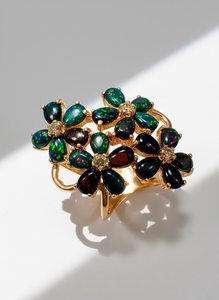 Bague de luxe en opale noire, certifiée IGI, en argent sterling, conçue pour un look élégant et affirmé, brillance florale intemporelle - Product Image 3