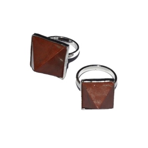 Grossiste pierre de guérison rouge jaspe pyramide anneau fournisseur | Anneau de pyramide jaspe rouge pour bijoux - Product Image 1