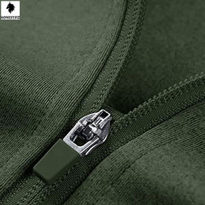 เสื้อฮู้ดแบบสวมหัวทำจากผ้าขนสัตว์สำหรับผู้ชายสไตล์ลำลองมีซิปลายบินสีดำ - Product Image 3