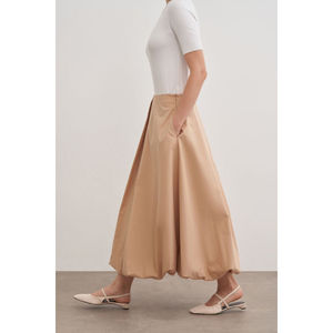 Falda Midi de Satén Beige - Suave, Transpirable y con un Elegante Diseño de Vestido de Gala - Product Image 6