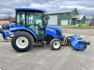 Tracteur utilitaire compact New Hollandds Boomer 37, 37 CV, 4 roues motrices, transmission hydrostatique, chargeur frontal, tracteur agricole diesel - Product Image 4