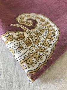 Tela de Algodón Estampada a Mano con Diseño Clásico de Paisley Buta |   Textil Étnico Indio Morado Malva - Product Image 4