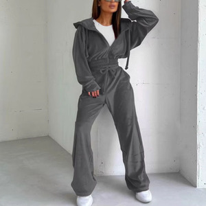 Vêtements de mode d'hiver pour femmes Ensemble de survêtement de couleur unie respirant et léger Fabriqué au Pakistan avec logo - Product Image 3