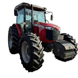 Tractor Agrícola 4x4 con Cabina Cerrada, Tipo Oruga, para Trabajo de Campo - Product Image 1