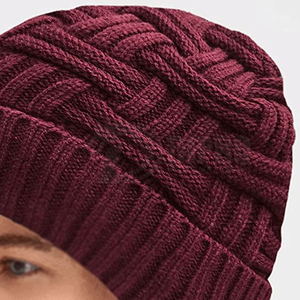 Bonnet en tricot unisexe confortable et chaud de couleur unie avec étiquette personnalisée pour hommes et femmes à carreaux-Bonnets à prix de gros - Product Image 4