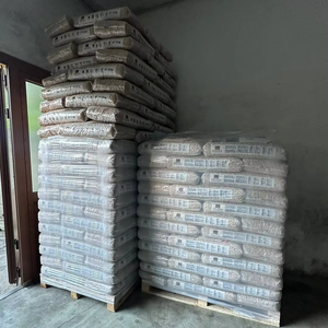 Pellets de madera de primera calidad de 6mm-8mm, clase EN Plus A1 A2, pellets de madera europeos en bolsas de 15kg, precios económicos. - Product Image 1
