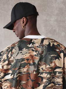 T-shirt graphique pour homme en gros, solide, sublimation, écologique, respirant, surdimensionné, épaules tombantes, grande taille, imprimé de haute qualité - Product Image 3